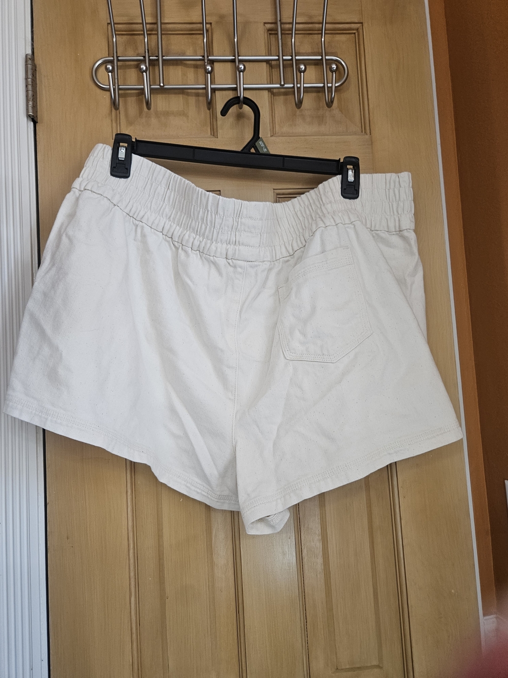 Aerie Women’s Elastic-Waist Cream Casual Shorts - Picture 2 of 2